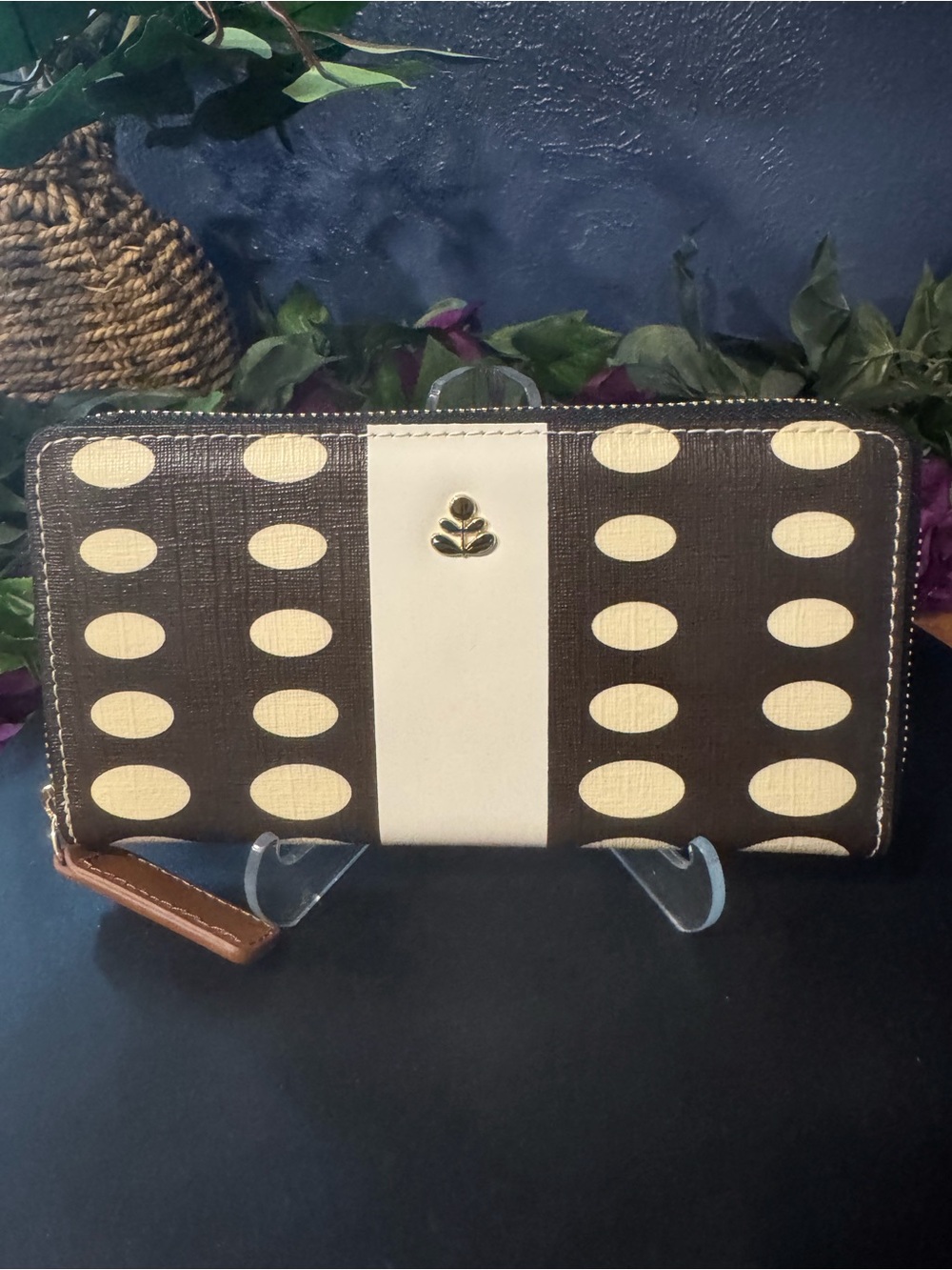 NWT Orla Kiely Forget Me Not Optical Oval Mocha Wallet